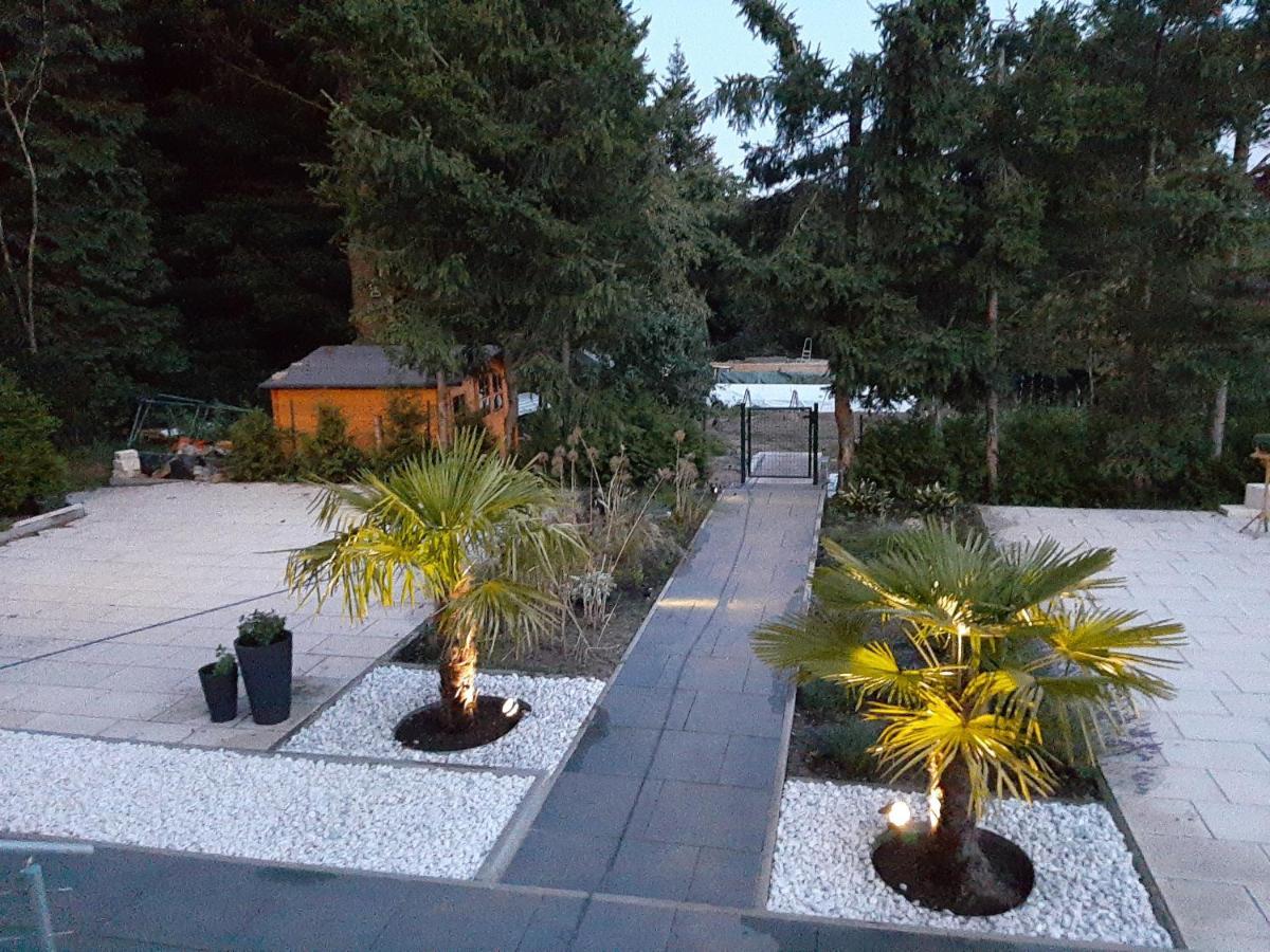 Design Apartment- 24H Self-Check-In - Bis 4 Pers - Parkplatz - Wifi - Balkon -Terrasse - In Direkter Weihernaehe - Radwege Schiffweiler 외부 사진