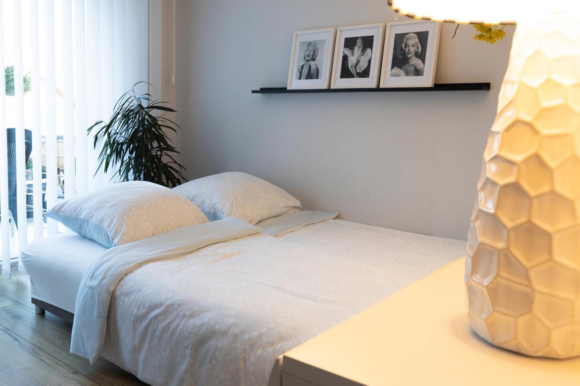 Design Apartment- 24H Self-Check-In - Bis 4 Pers - Parkplatz - Wifi - Balkon -Terrasse - In Direkter Weihernaehe - Radwege Schiffweiler 외부 사진